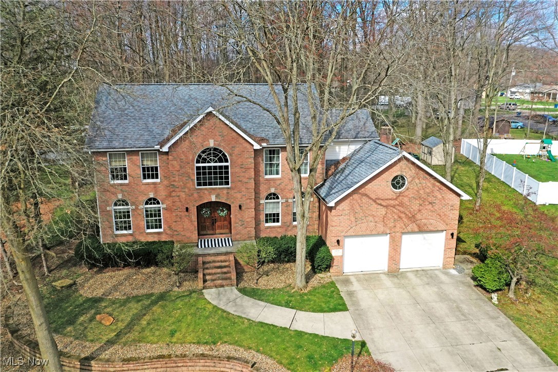 2248 Crestmont Drive, Girard, Ohio image 4