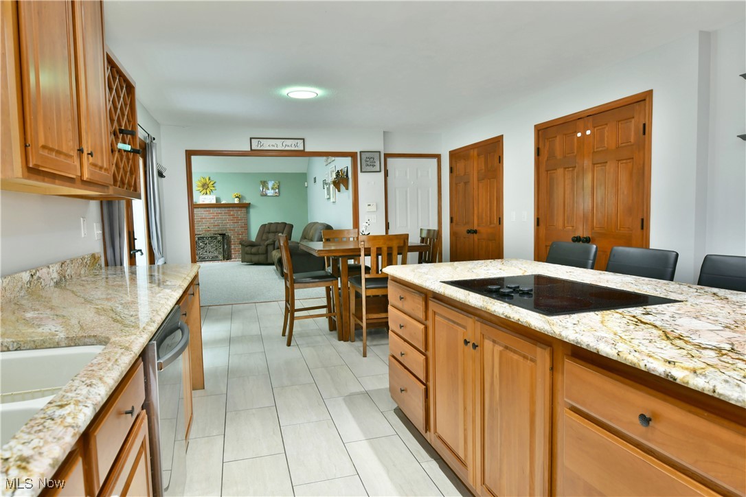 2248 Crestmont Drive, Girard, Ohio image 12