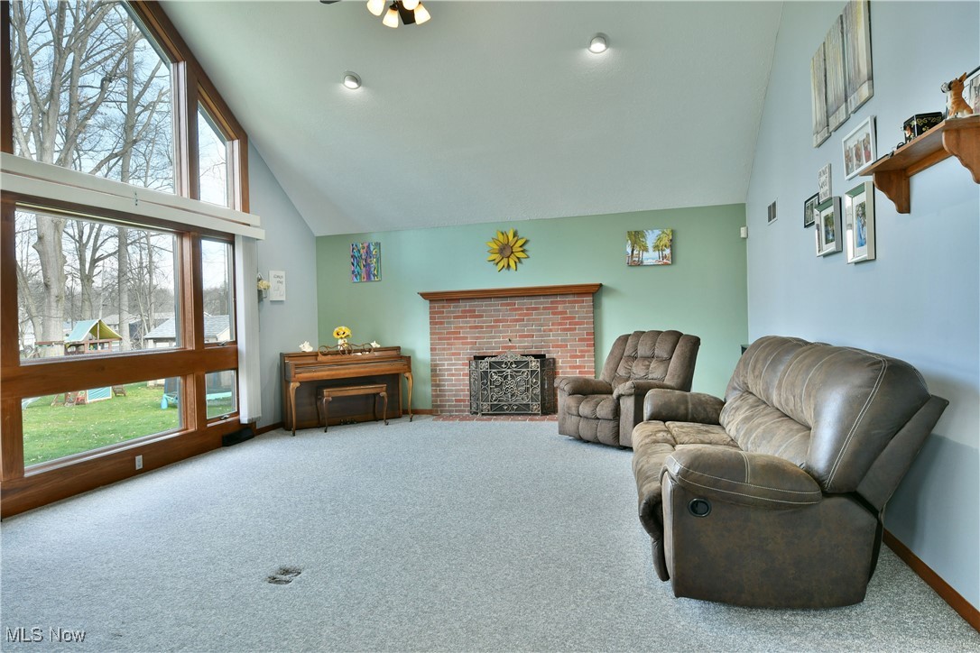 2248 Crestmont Drive, Girard, Ohio image 14