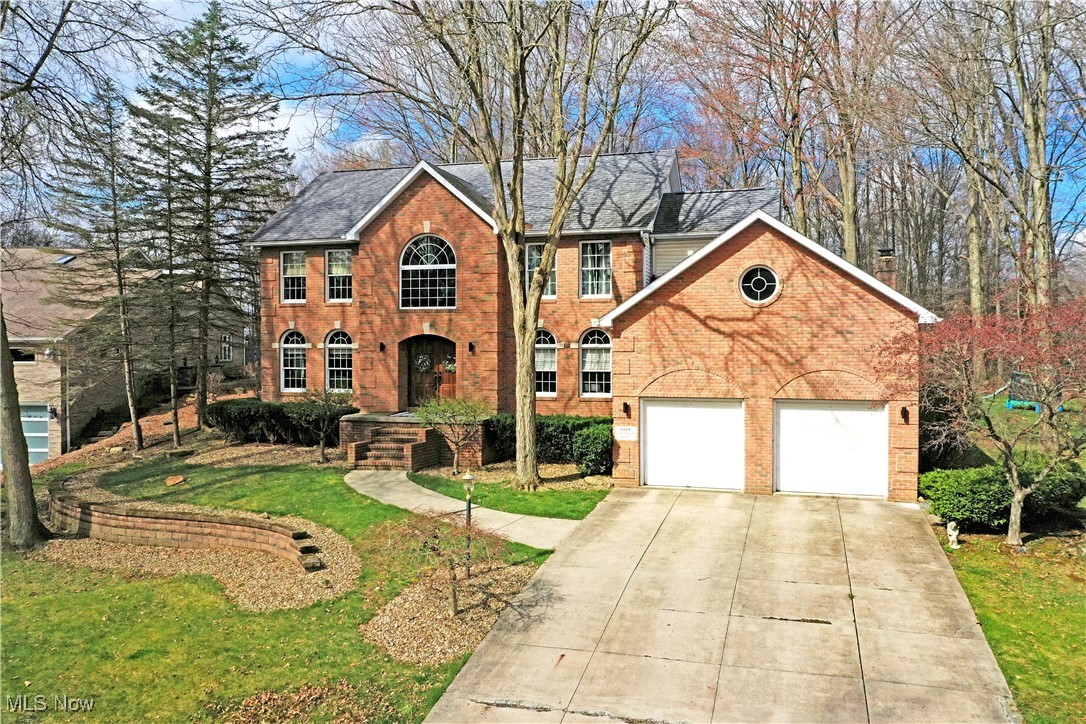 2248 Crestmont Drive, Girard, Ohio image 3