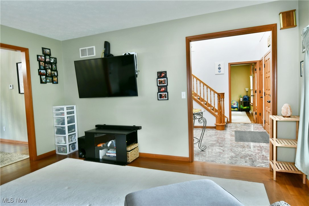 2248 Crestmont Drive, Girard, Ohio image 23