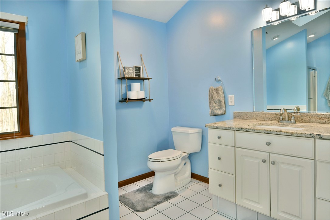 2248 Crestmont Drive, Girard, Ohio image 31