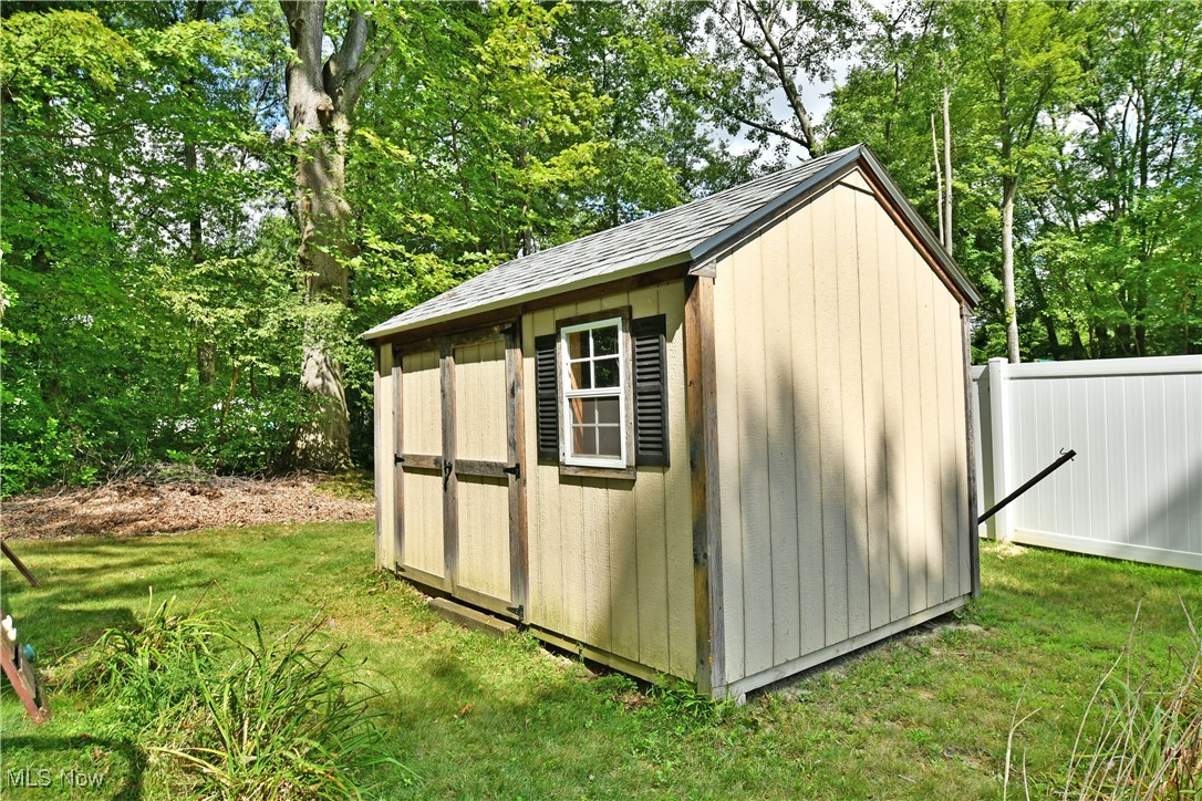 2248 Crestmont Drive, Girard, Ohio image 45