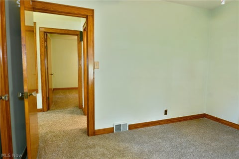 Tiny photo for 275 Glendola Avenue NW, Warren, OH 44483 (MLS # 5256949)