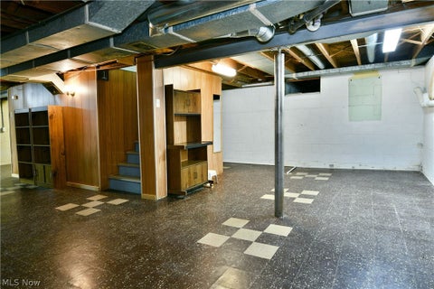 Tiny photo for 275 Glendola Avenue NW, Warren, OH 44483 (MLS # 5256949)