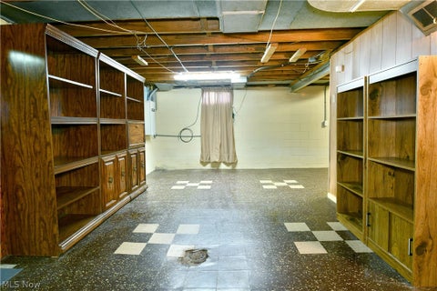 Tiny photo for 275 Glendola Avenue NW, Warren, OH 44483 (MLS # 5256949)