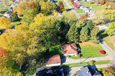 Tiny photo for 275 Glendola Avenue NW, Warren, OH 44483 (MLS # 5256949)