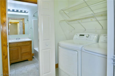 Tiny photo for 275 Glendola Avenue NW, Warren, OH 44483 (MLS # 5256949)