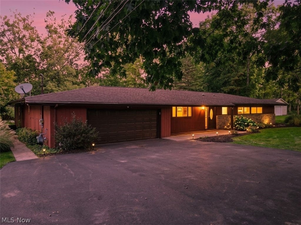 12940 W Linden Lane