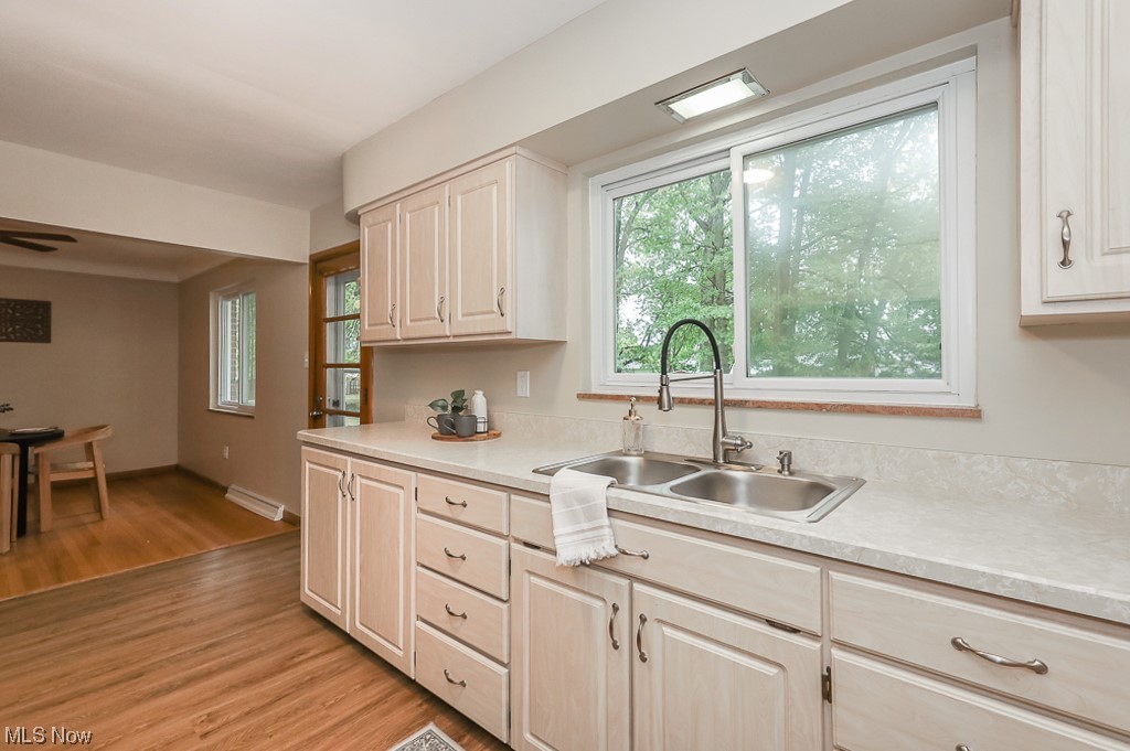 Landy L Eavensons - Residential