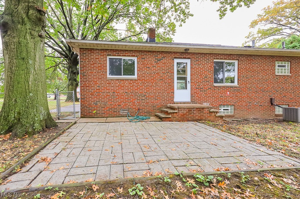 Landy L Eavensons - Residential