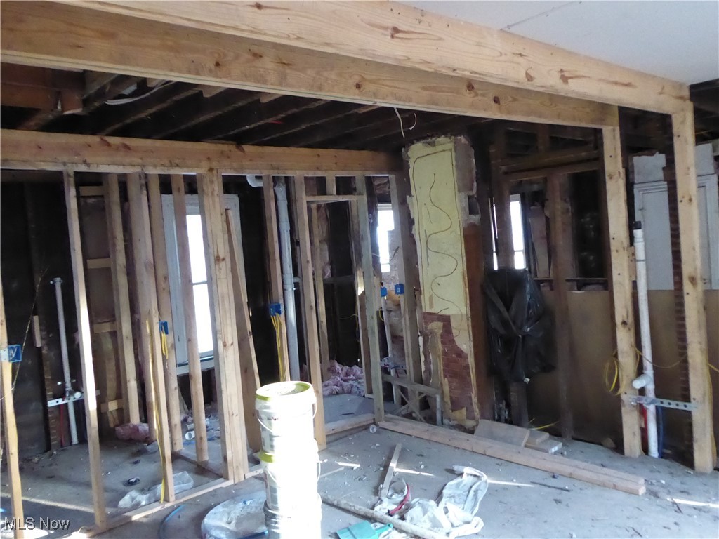 Detroit Shoreway (Battery Park) - Residential Income