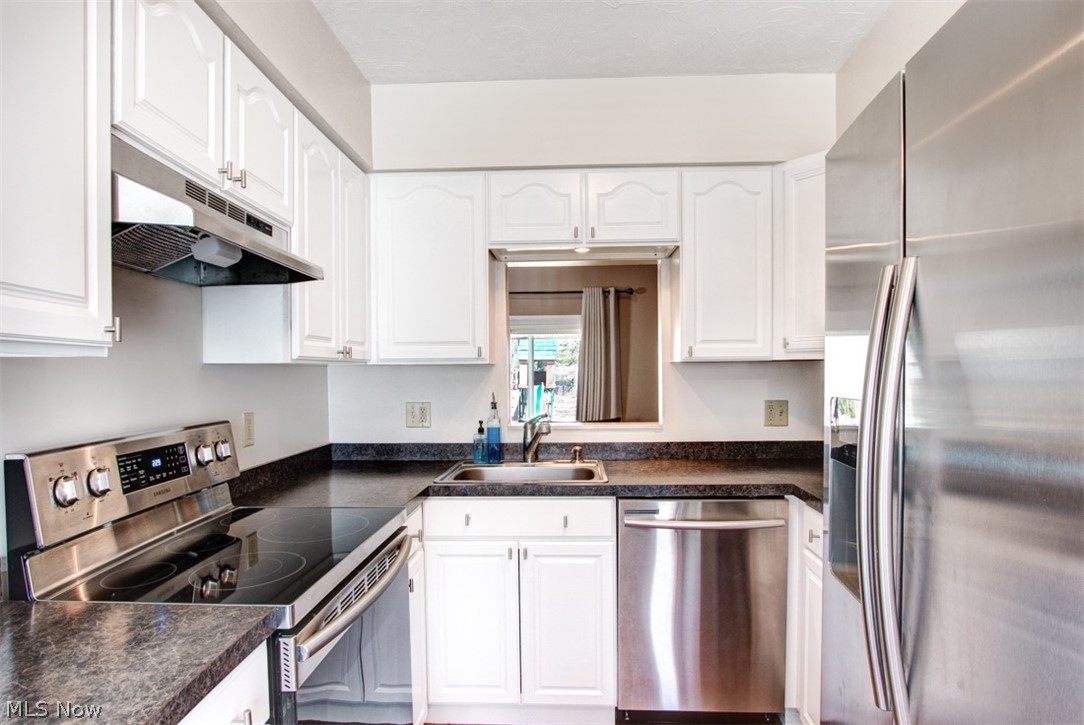 Hallworth Manor Estates 01 - Residential