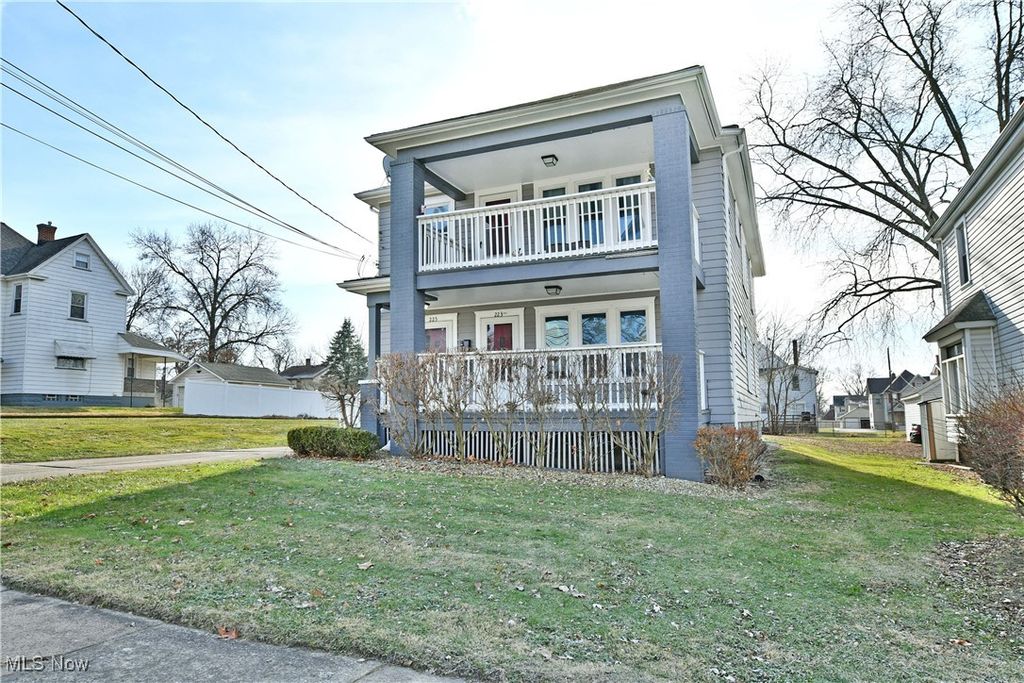 Photo of 223 E Liberty Street, Girard, OH 44420 (MLS # 5178267)