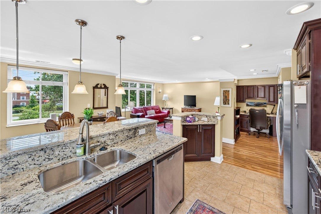 19425 Van Aken Boulevard 302