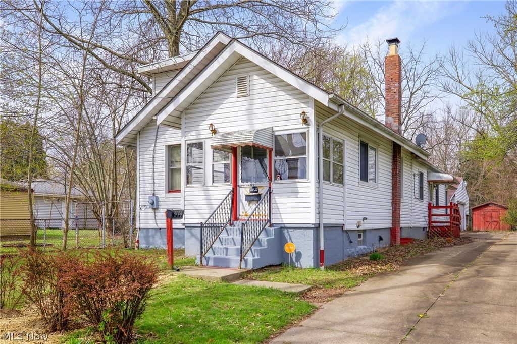 Photo of 740 Fuller Street, Akron, OH 44306 (MLS # 5199650)