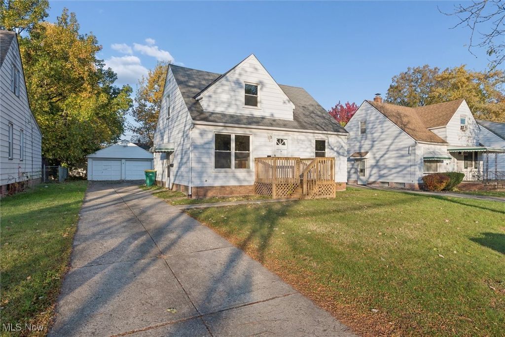 Photo of 5732 E 141st Street, Maple Heights, OH 44137 (MLS # 5169226)