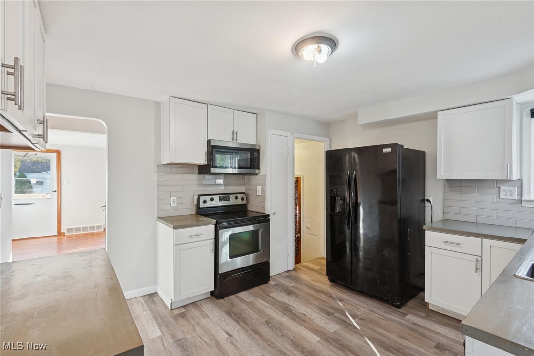 Ricardo Construction Companys - Residential Lease