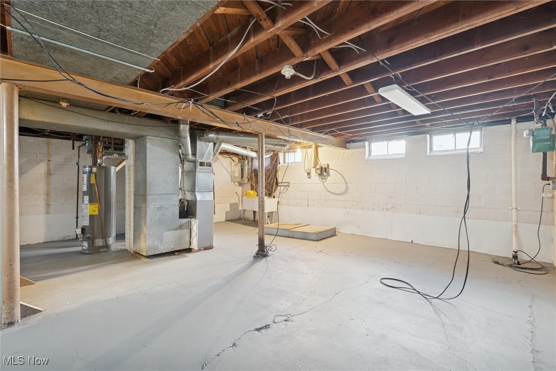 Ricardo Construction Companys - Residential Lease