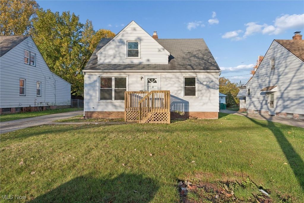 Photo of 5732 E 141st Street, Maple Heights, OH 44137 (MLS # 5169226)