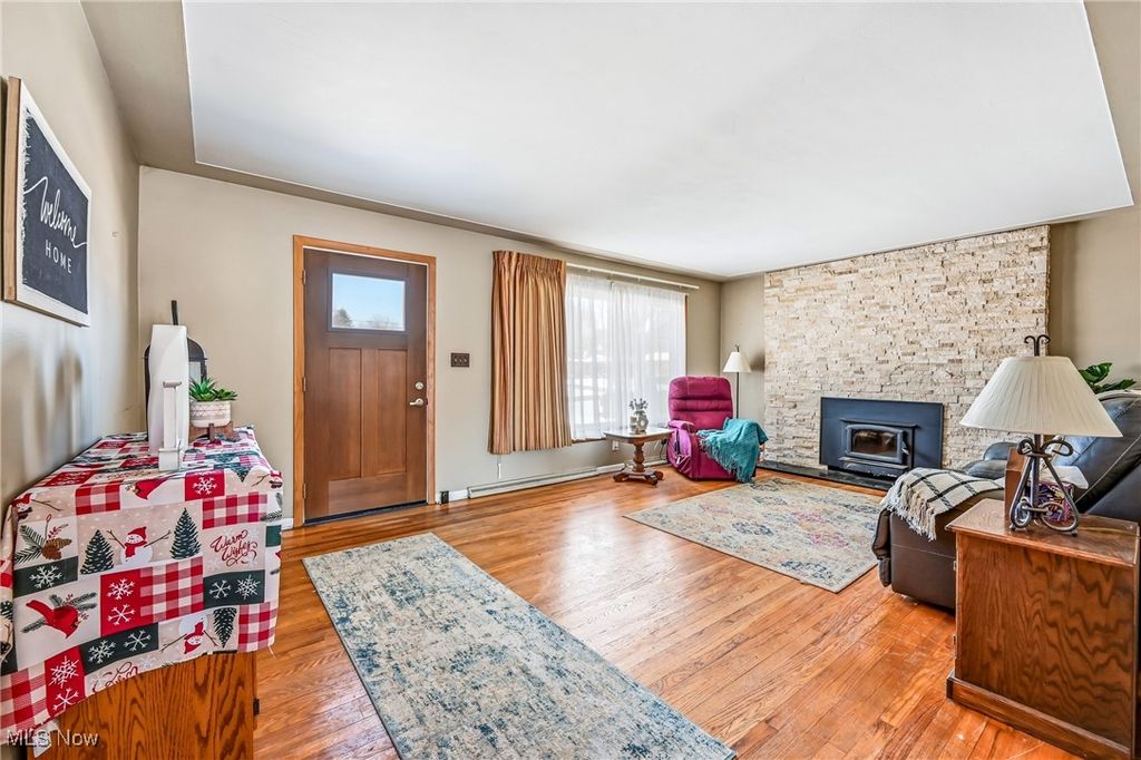 Photo of 3425 Bentwillow Lane, Youngstown, OH 44511 (MLS # 5175988)