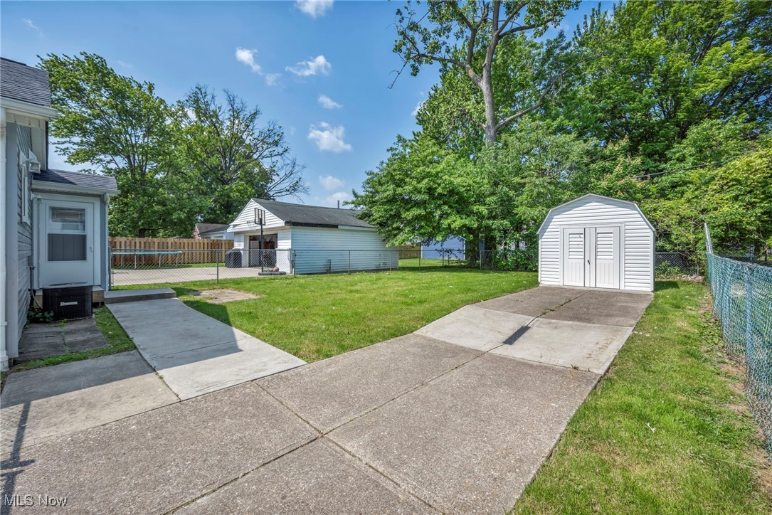 464 E 300th Street