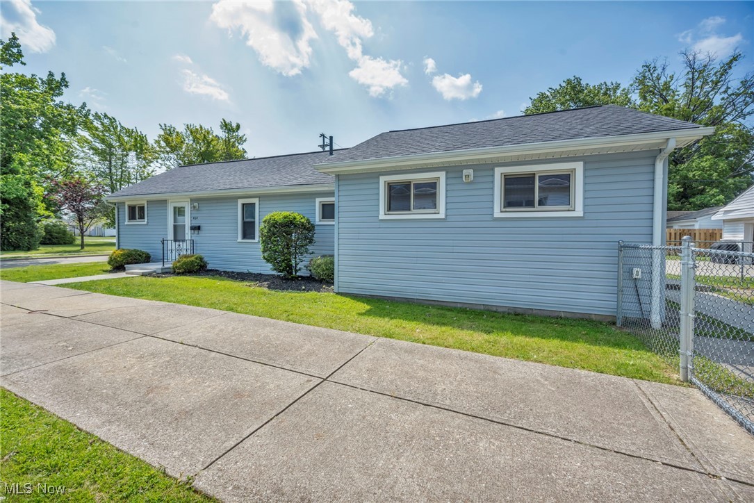 464 E 300th Street
