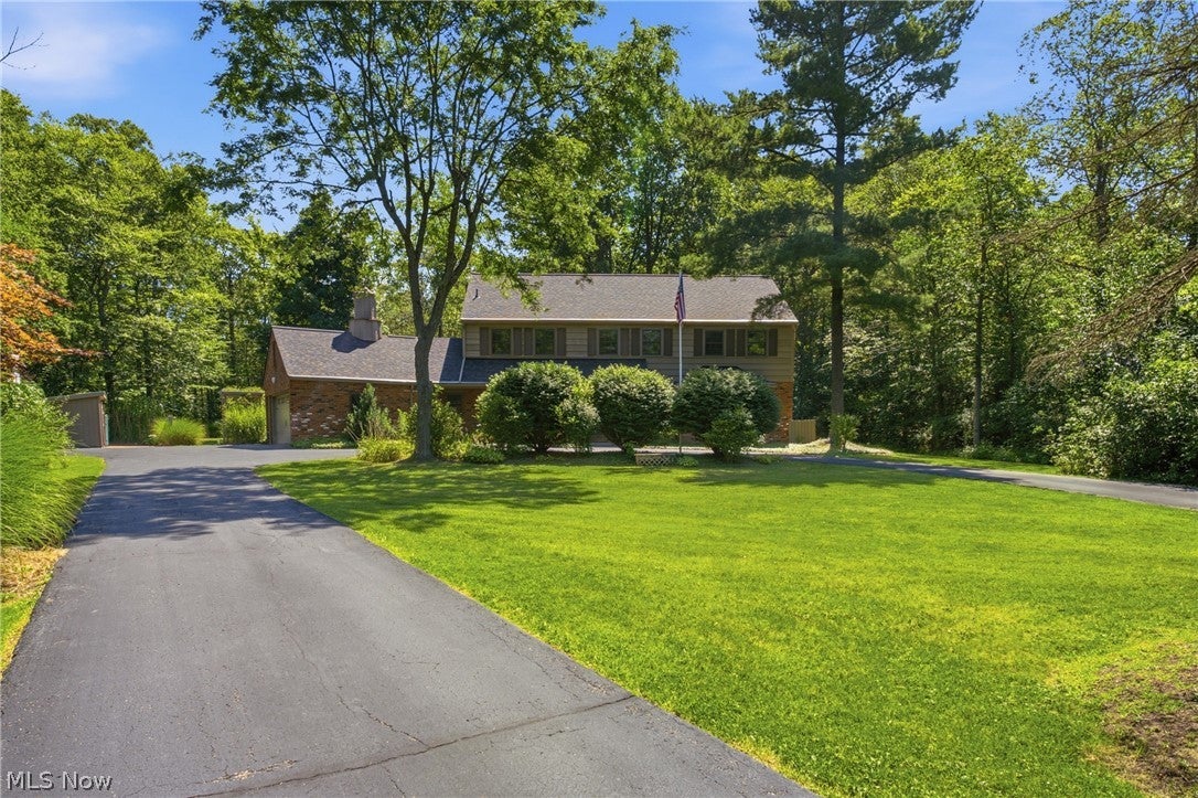 17953 Lost Trail