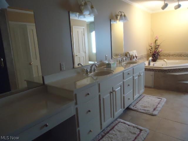 Franklin Arms Condo - Residential