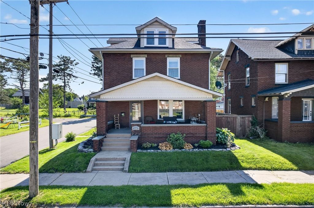 Photo of 140 Smith Avenue NW, Canton, OH 44708 (MLS # 5214514)