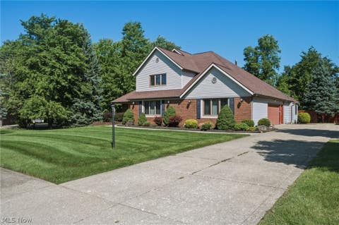 Tiny photo for 9530 Rainbow Lane, North Royalton, OH 44133 (MLS # 5238897)