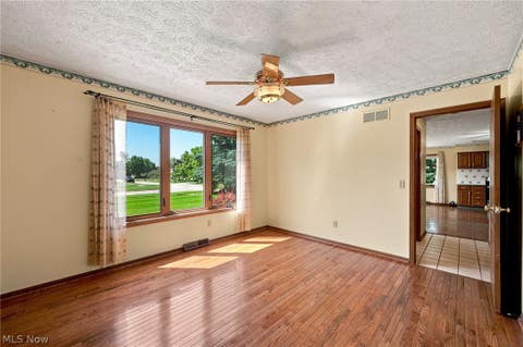 Tiny photo for 9530 Rainbow Lane, North Royalton, OH 44133 (MLS # 5238897)