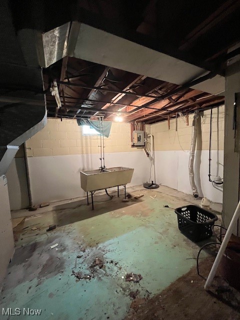 Akron, Ohio 44302, United States, 3 Bedrooms Bedrooms, ,2 BathroomsBathrooms,Residential,Pending,129898