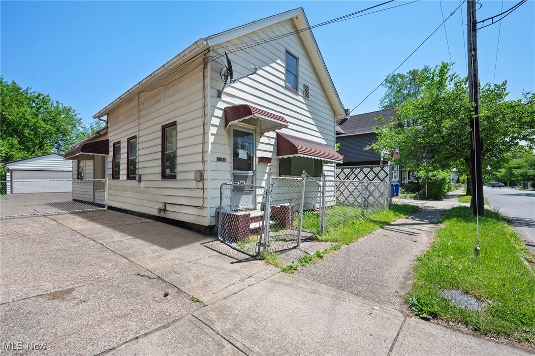 3187 W 32nd Street, Cleveland, Ohio image 4