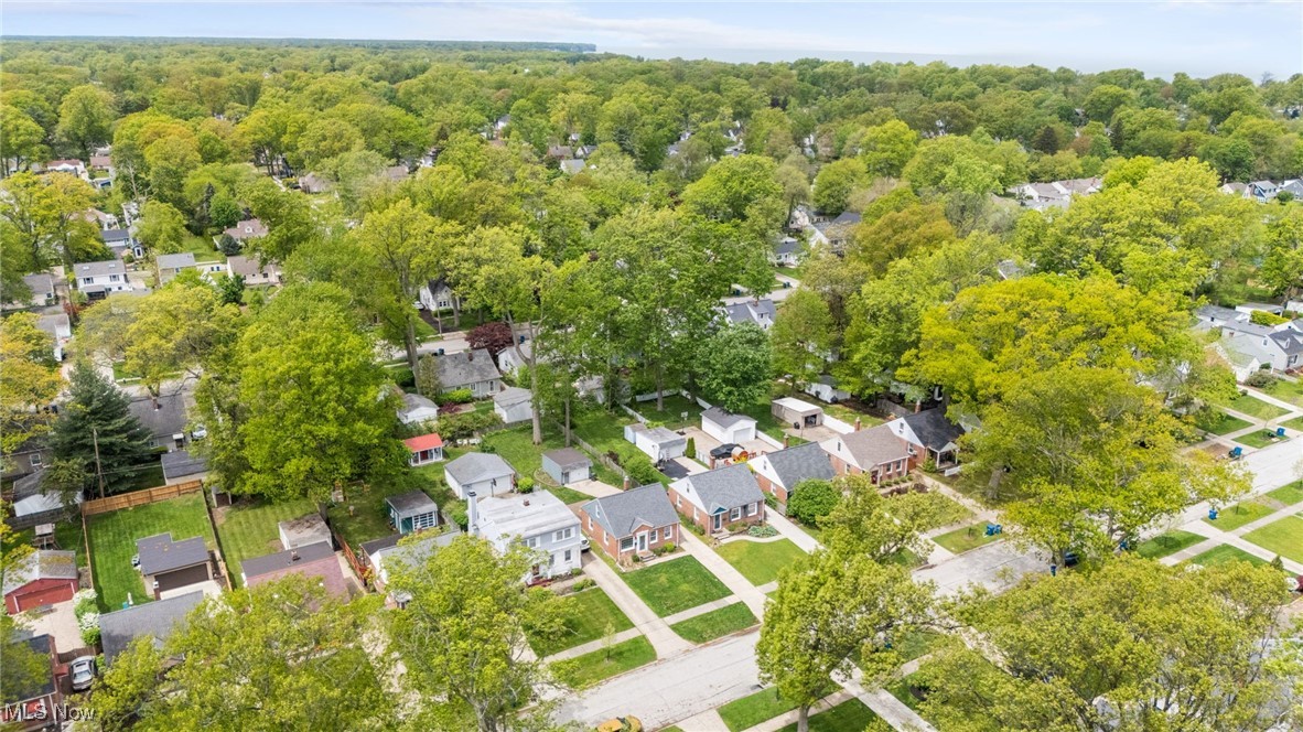 574 Huntmere Drive, Bay Village, Ohio image 2