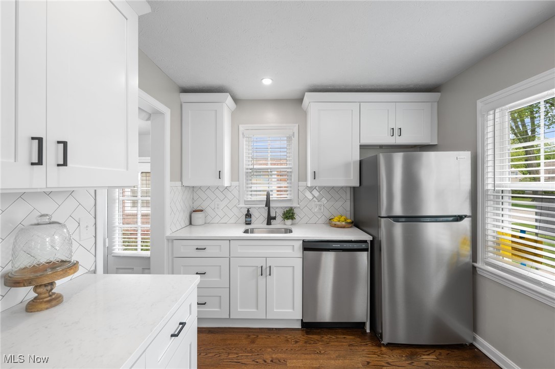574 Huntmere Drive, Bay Village, Ohio image 6