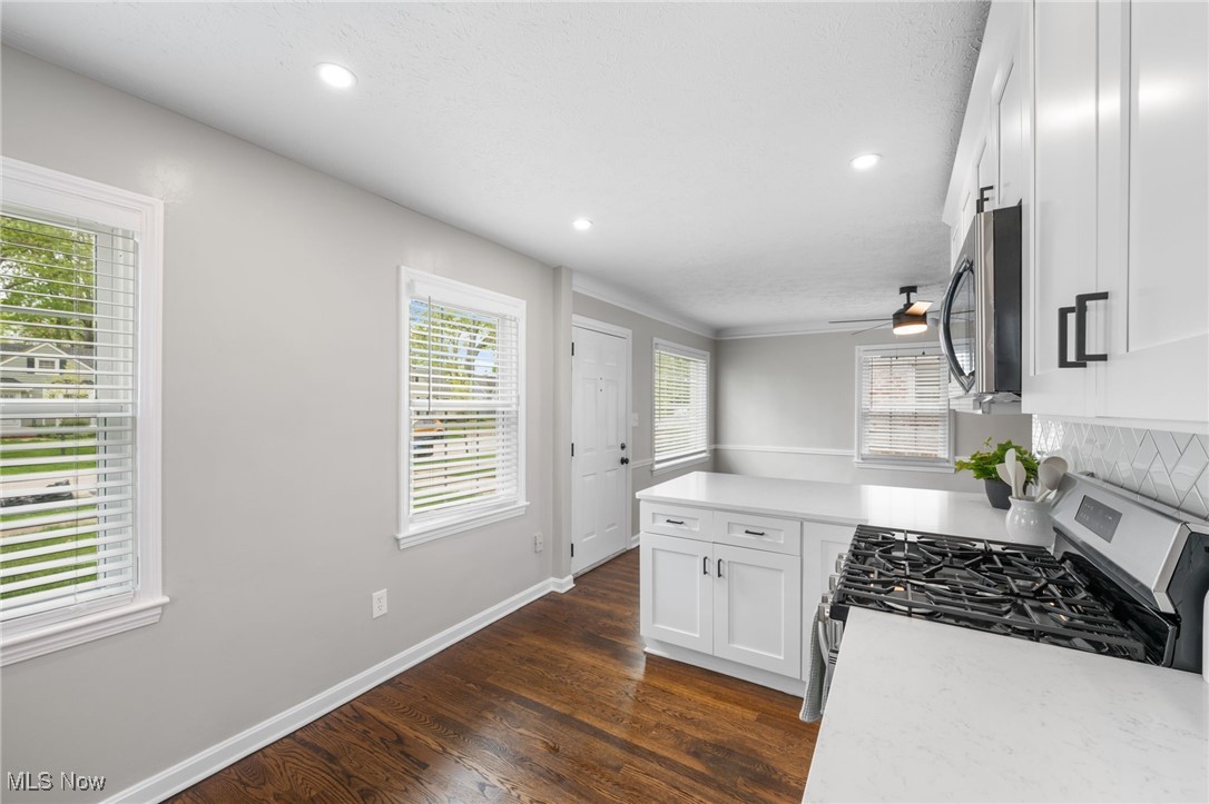 574 Huntmere Drive, Bay Village, Ohio image 8
