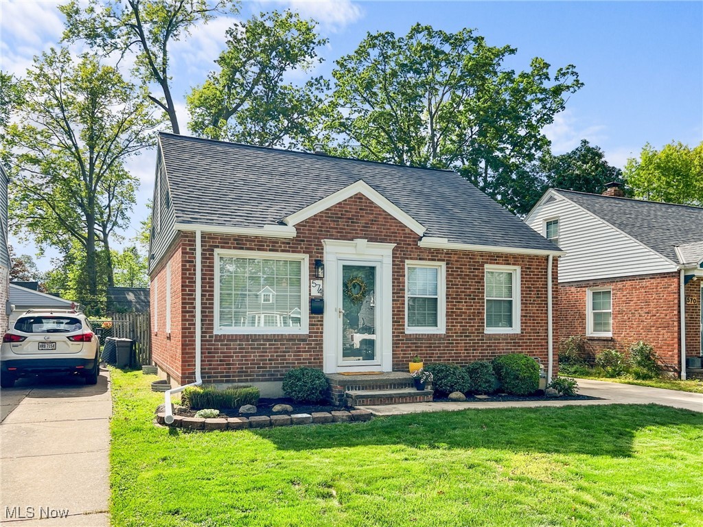 574 Huntmere Drive, Bay Village, Ohio image 30
