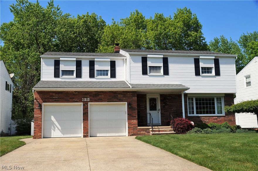 Welcome to 125 Noran Circle in Bedford! This well maintained one owner home has much to offer! 5 Bedrooms with formal living, dining rooms as well as a great eat in kitchen with plenty of cabinet space. The additional sun room is full of natural light with windows overlooking the fenced in landscaped backyard. A finished lower level also adds to the living space available. European Shutters also included on outside windows. Check it out today and see the possibilities'!