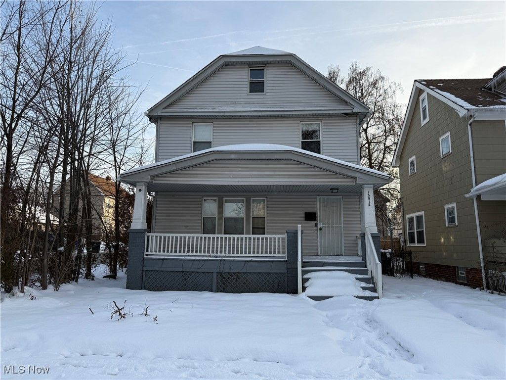 Photo of 13512 Edgewood Avenue, Cleveland, OH 44105 (MLS # 5178471)