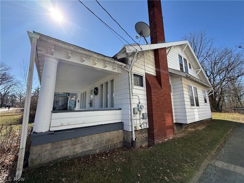 Tiny photo for 3412 Hudson Avenue, Youngstown, OH 44511 (MLS # 5190201)