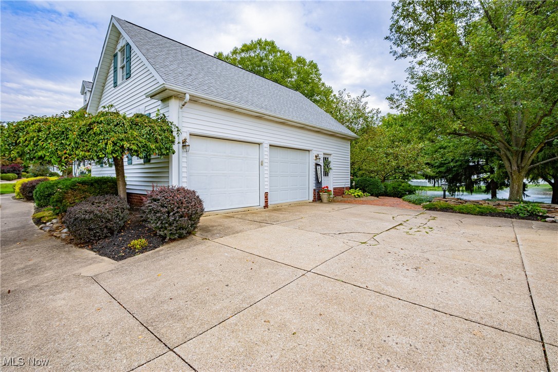 1917 Sawgrass Drive, Uniontown, Ohio image 9