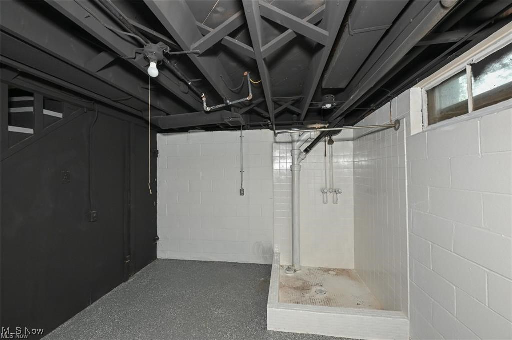 East Barberton Land Co Al - Residential Lease