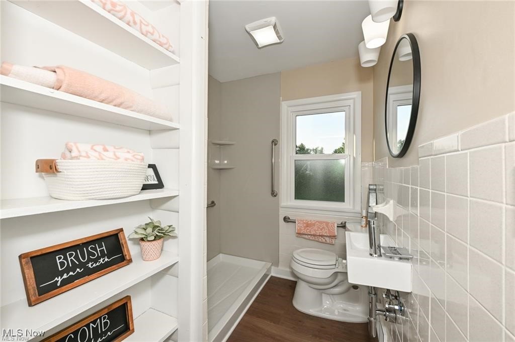 East Barberton Land Co Al - Residential Lease