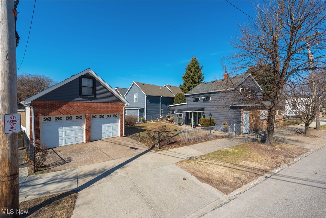 1370 W 49th Street