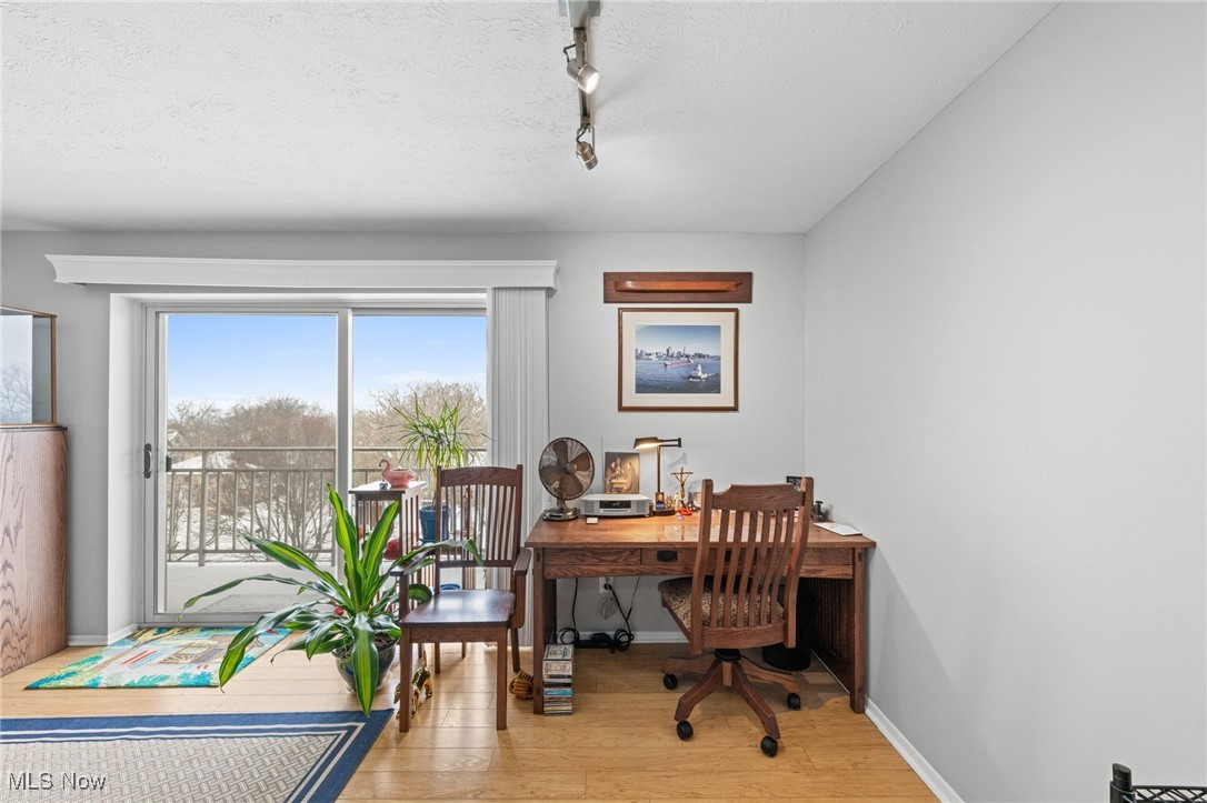 10301 Lake Avenue 606