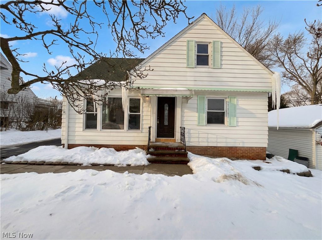 Photo of 75 Greencroft Road, Bedford, OH 44146 (MLS # 5186420)