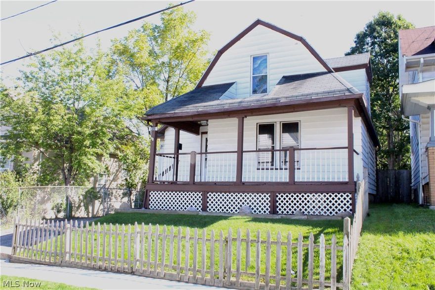 If you are looking for a big three Bedroom with a great outdoor space then do not miss this one. Great for rental income or to spruce up for yourself. Located close to highways and shopping.