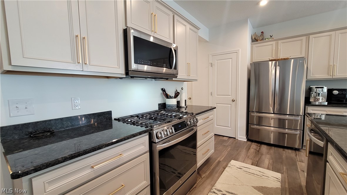 Renaissance Pk/Geauga Lake West- - Residential