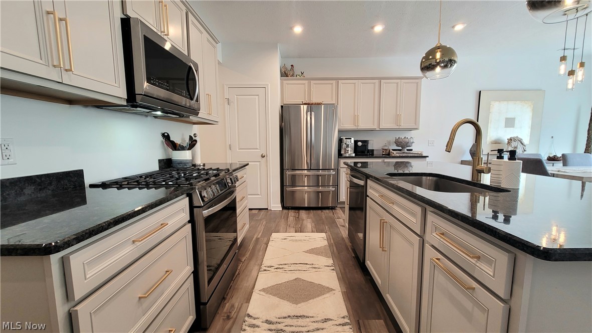 Renaissance Pk/Geauga Lake West- - Residential